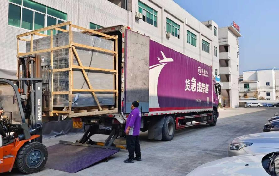 裝車完畢 裝車完畢